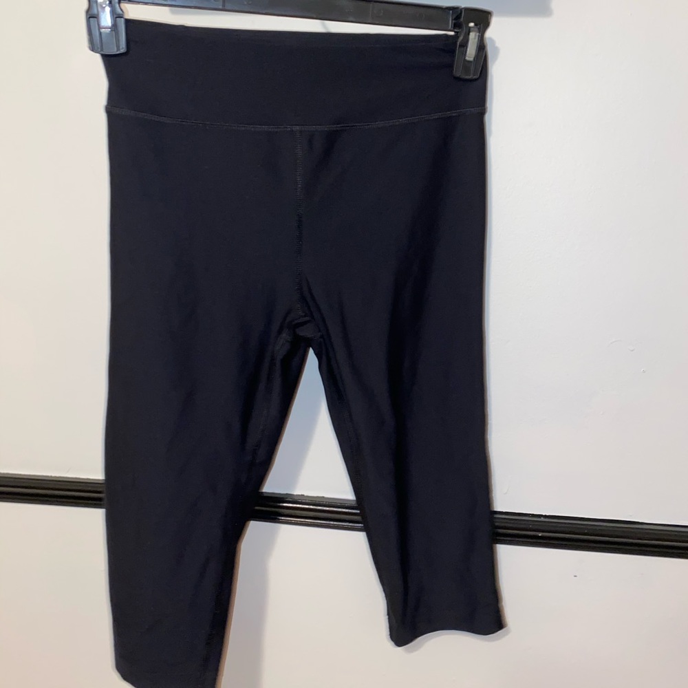 Under Armor cropped leggings